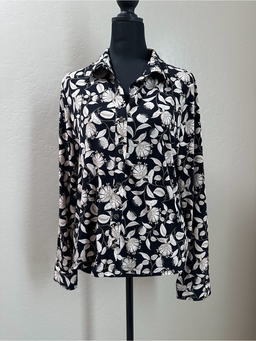 Tahari Black and White Floral Button-Up Blouse